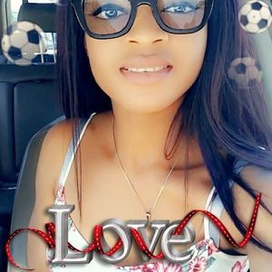 Meet your Posher, Zelee